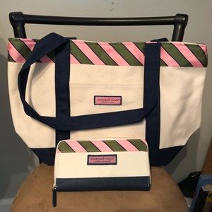 Vineyard vines tote and wallet